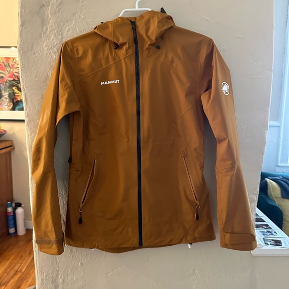 Mammut Jackets & Blazers - Mammut raincoat GTX